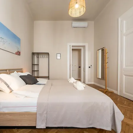 The Elegance Budapest