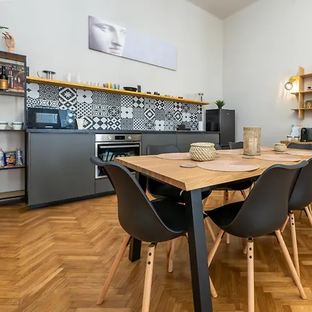The Elegance Apartment Budapest